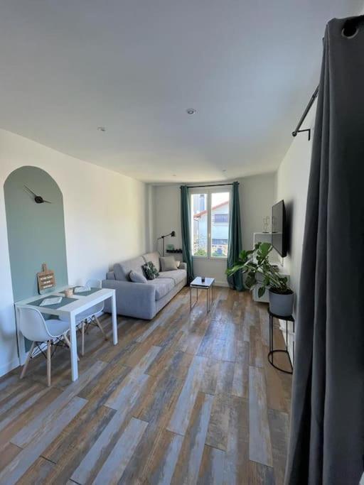Charmant Studio Tout Equipe Aux Portes De Paris Bagnolet Luaran gambar