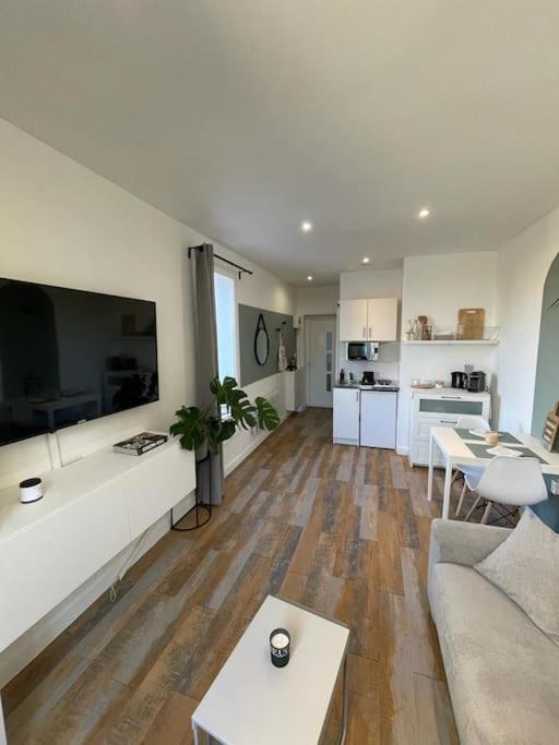 Charmant Studio Tout Equipe Aux Portes De Paris Bagnolet Luaran gambar